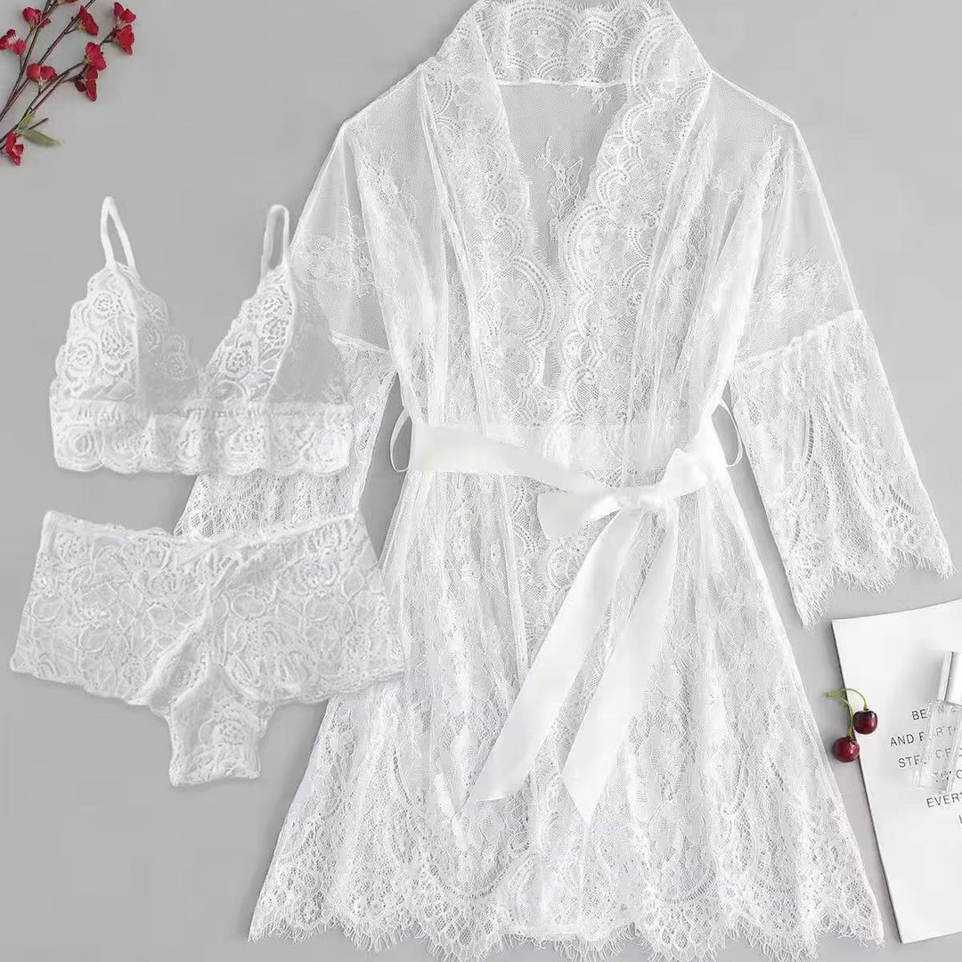 Élanora Lace Robe &amp; Lingerie Set
